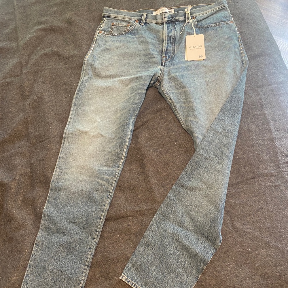 Valentino Rockstud Untitled 06. Straight leg jeans